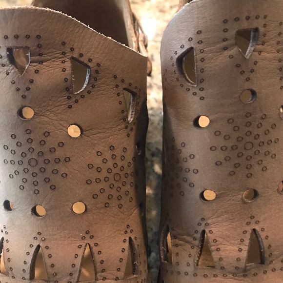 Shoes - Picture 9 of 9